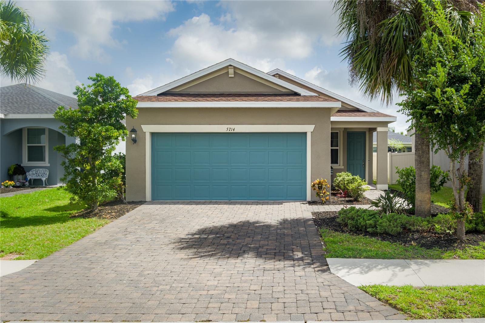 5714 Los Robles Ct, Palmetto, FL 34221