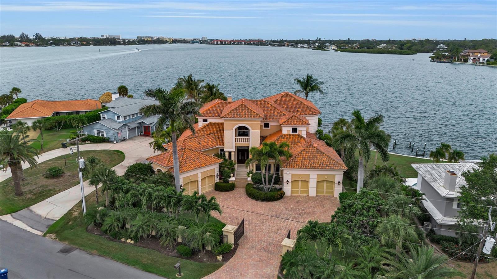 1541 Caribbean Dr, Sarasota, FL 34231
