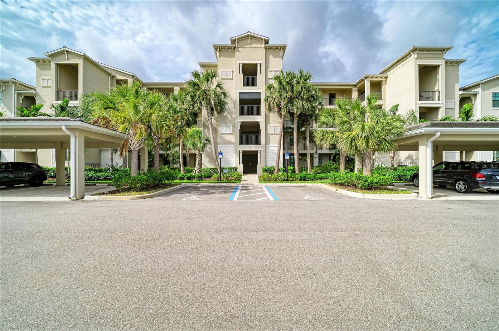 17724 Gawthrop Dr #401, Lakewood Ranch, FL 34211