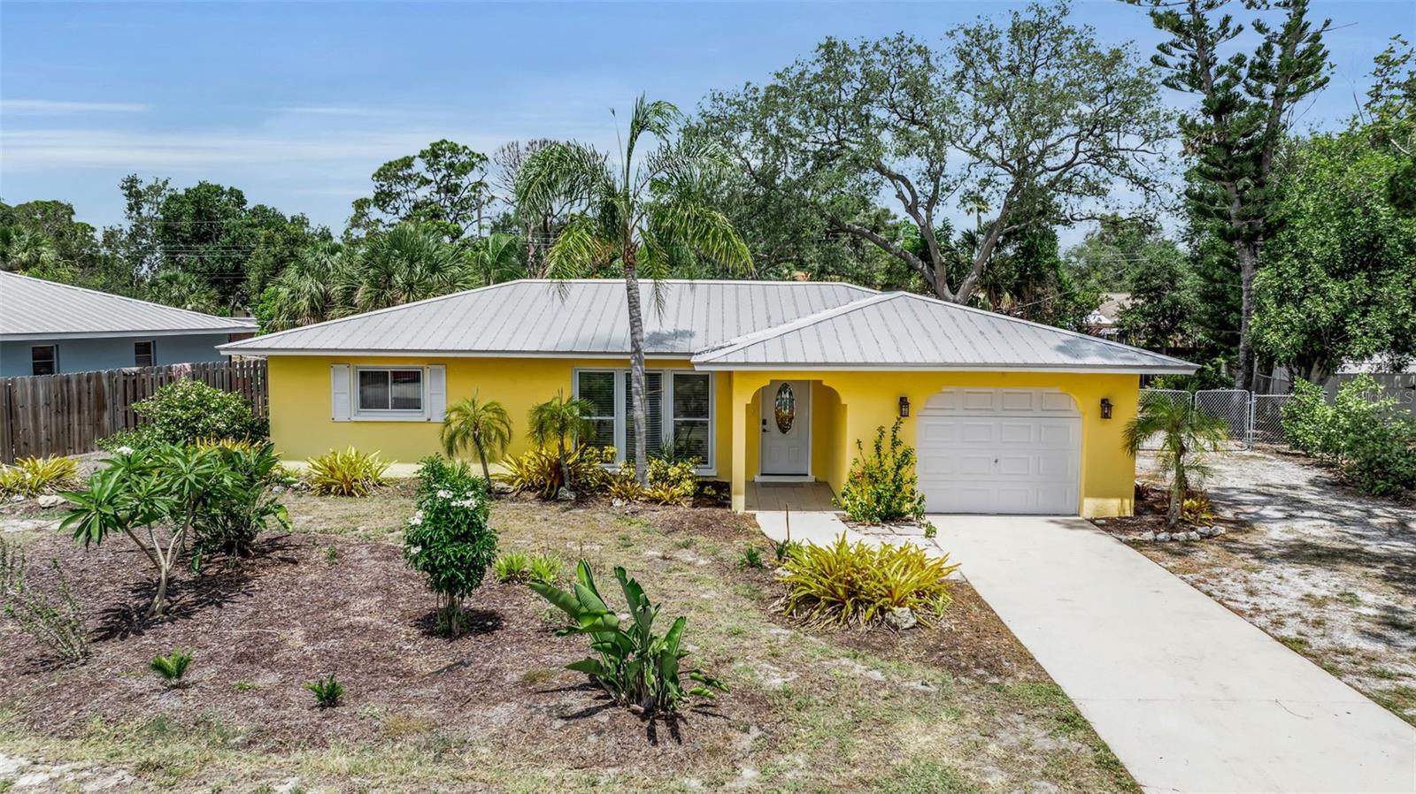 355 Mcarthur Ave, Sarasota, FL 34243