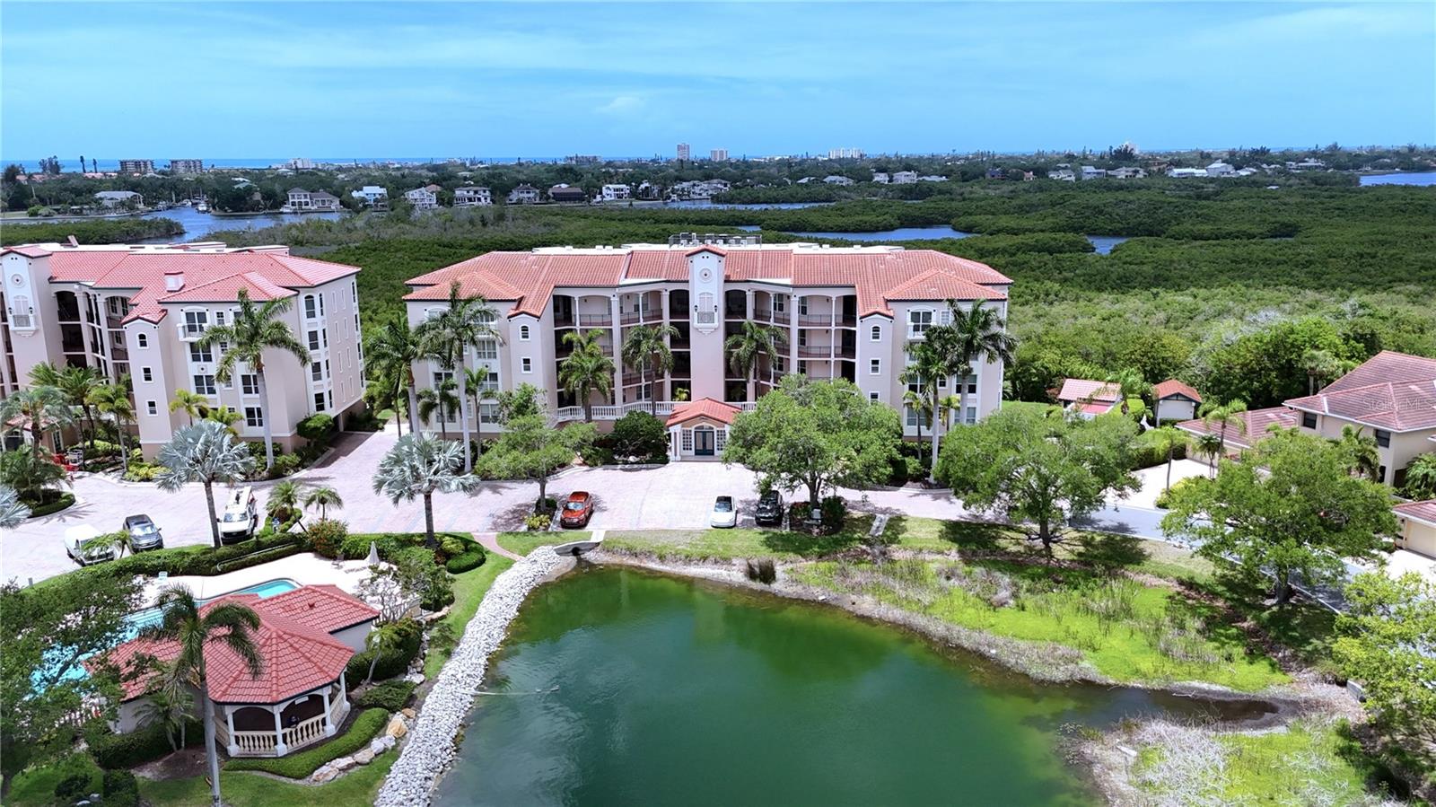 5420 Eagles Point Cir #406, Sarasota, FL 34231