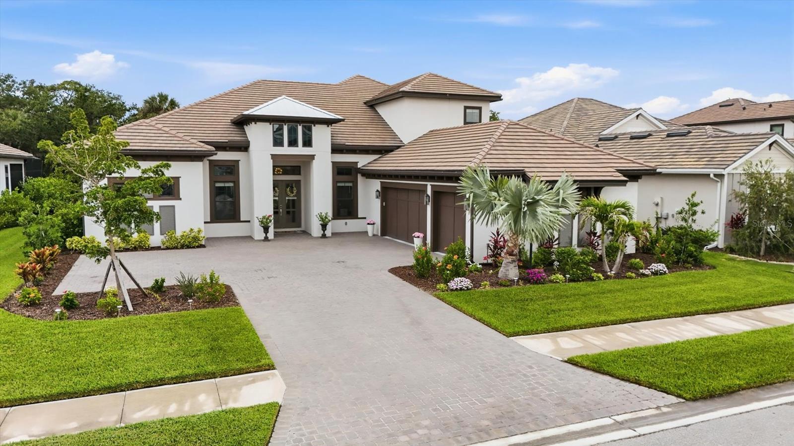 9463 Tequila Sunrise Dr, Sarasota, FL 34241
