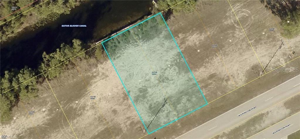 39 Wilmington Pkwy, Cape Coral, FL 33993