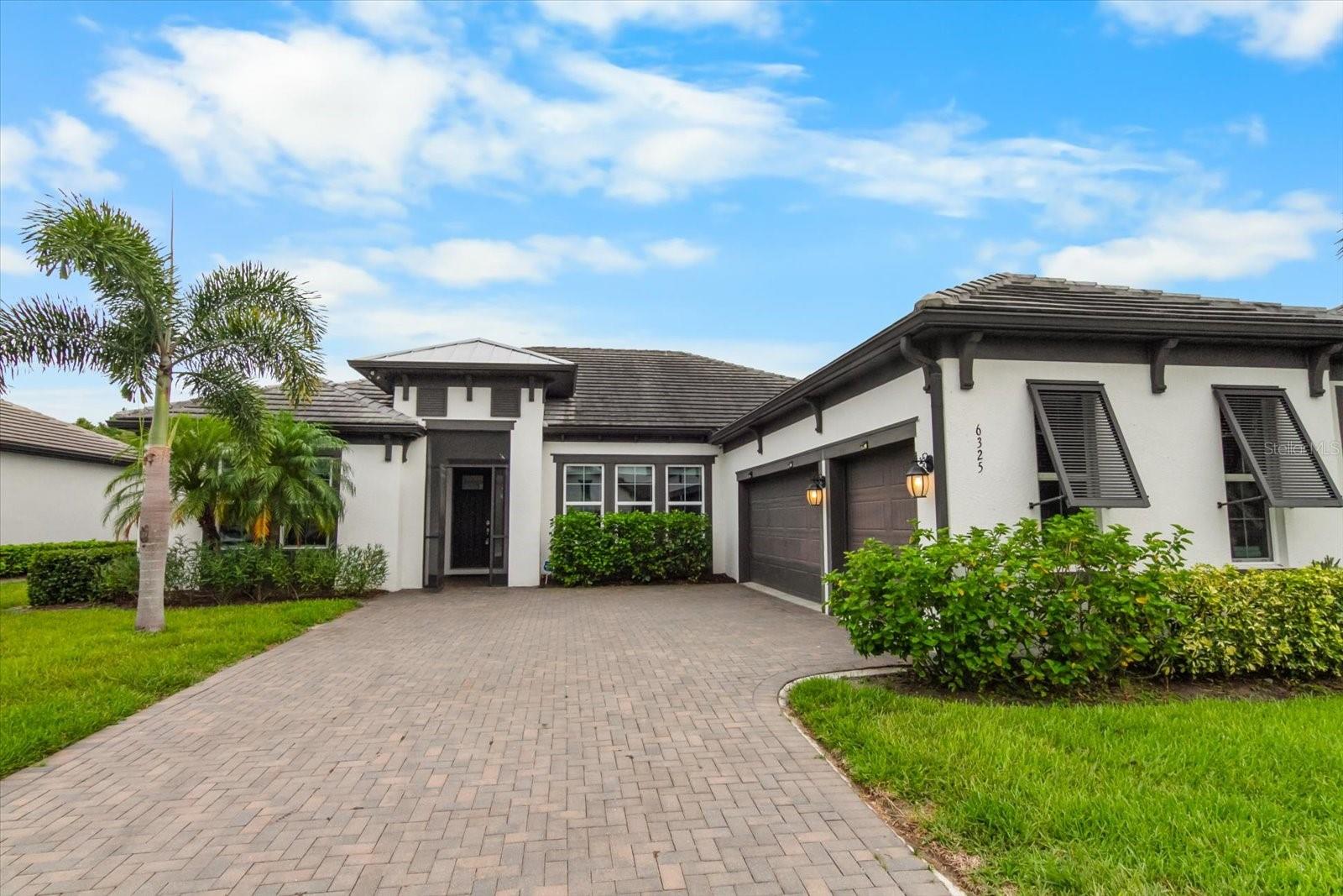 6325 Rivo Lakes Blvd, Sarasota, FL 34241