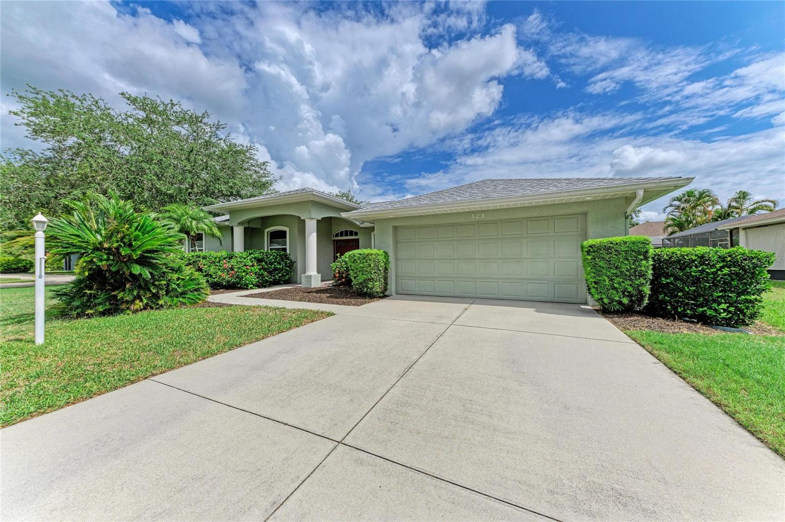 523 Oak Bay Dr, Osprey, FL 34229