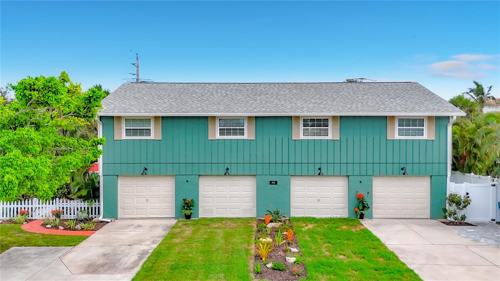202 Peacock Ln #B, Holmes Beach, FL 34217