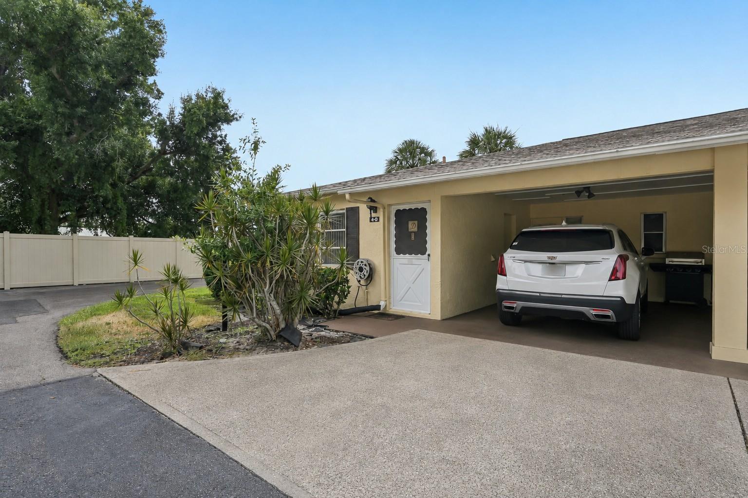 390 301 Blvd W #4d, Bradenton, FL 34205