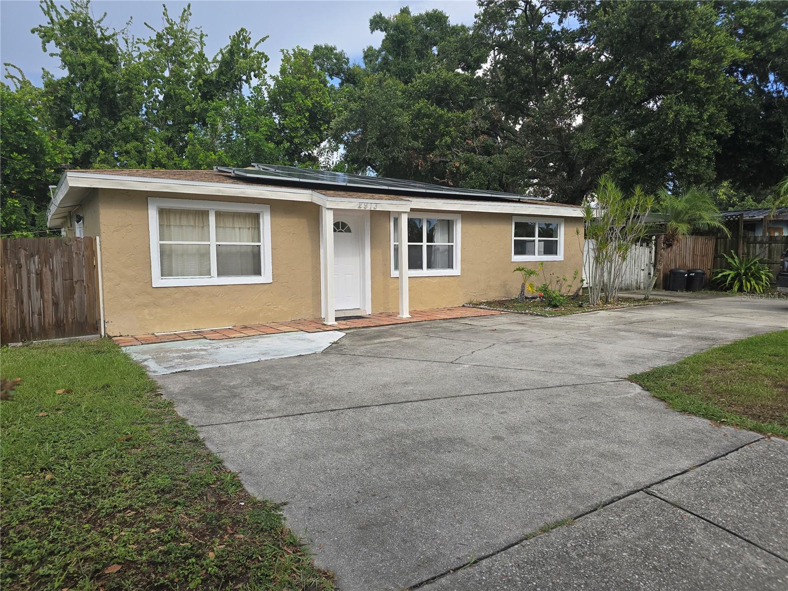 2913 Mcintosh Rd, Sarasota, FL 34232