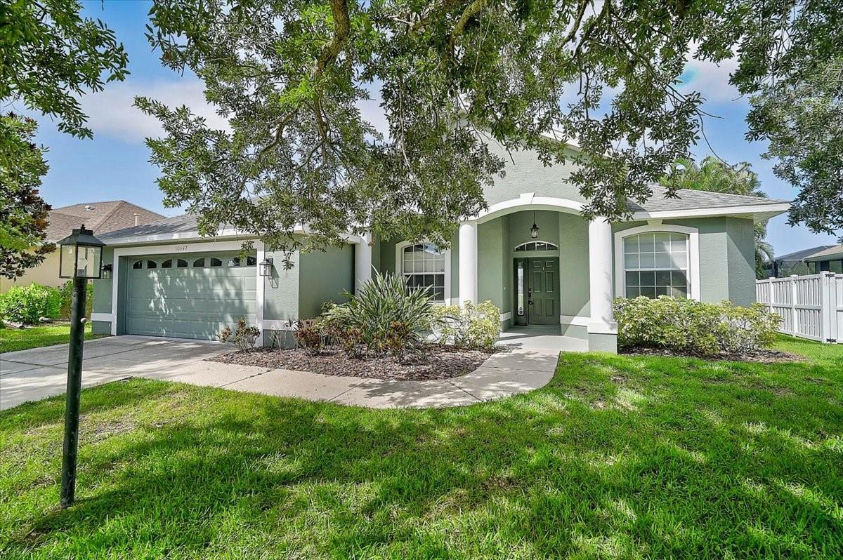 10647 Old Grove Cir, Bradenton, FL 34212