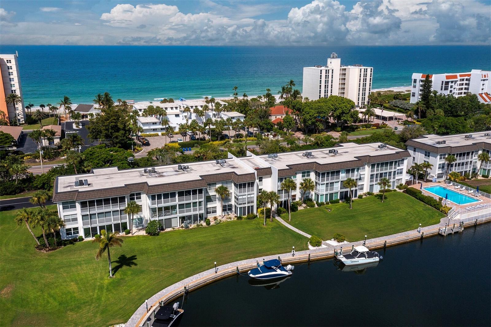 4350 Chatham Dr #105, Longboat Key, FL 34228