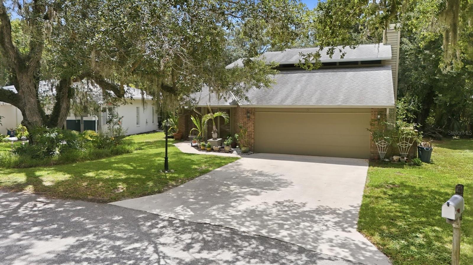1063 Greystone Ln, Sarasota, FL 34232