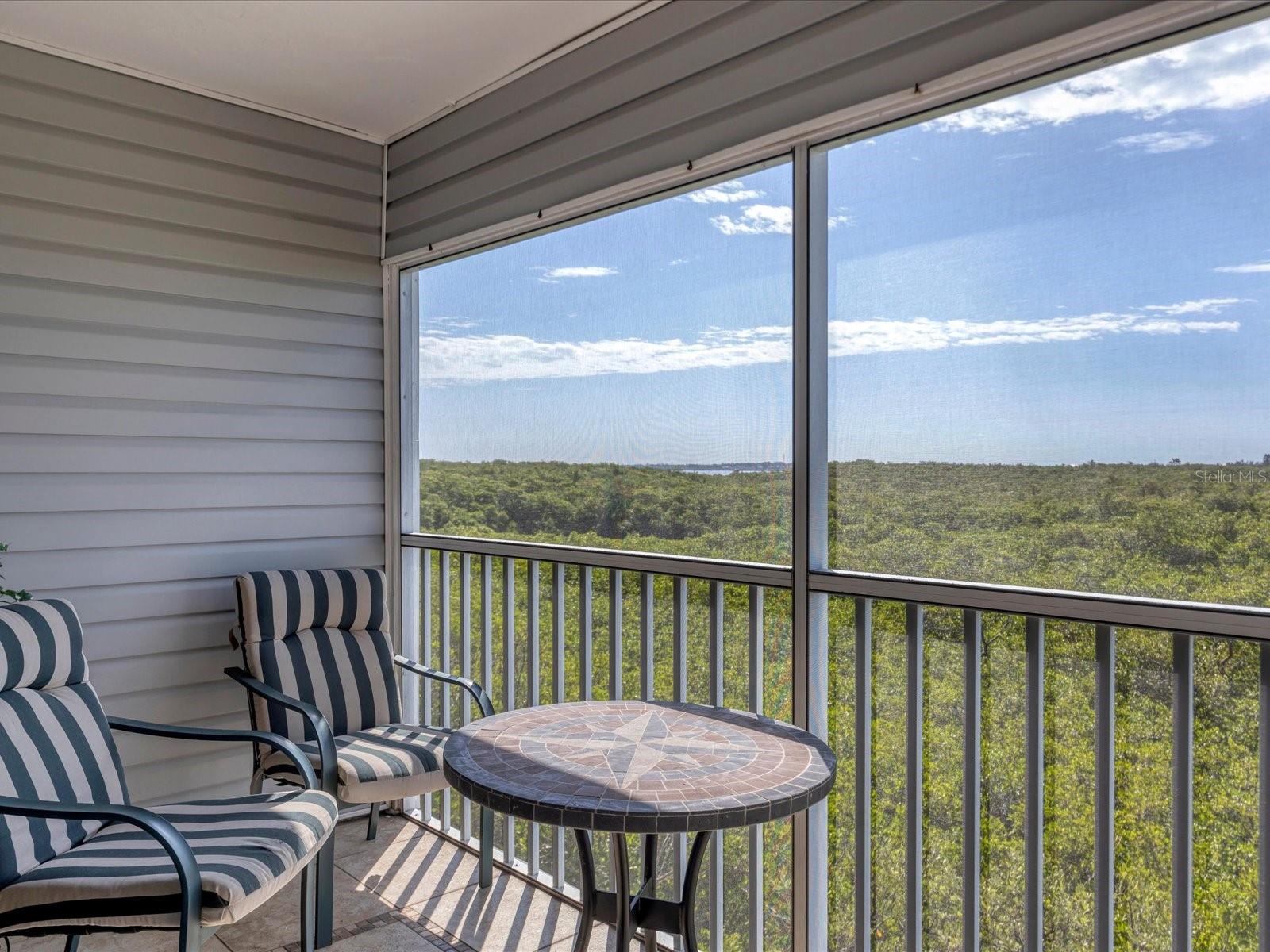 3607 E Bay Dr #206, Bradenton Beach, FL 34217