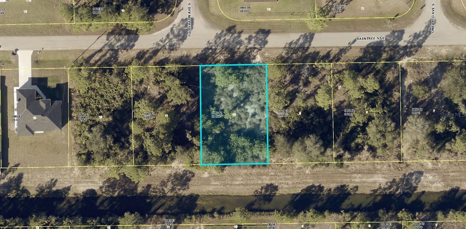 642 Raintree St E, Lehigh Acres, FL 33974