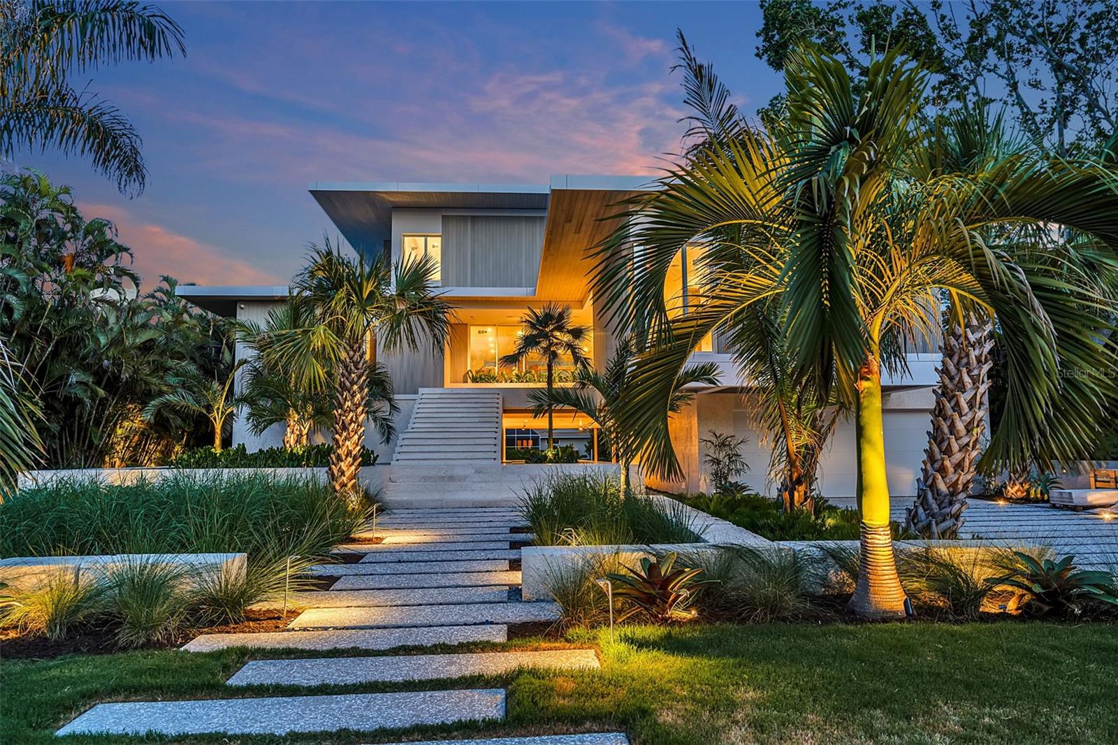 500 Harbor Cove Cir, Longboat Key, FL 34228