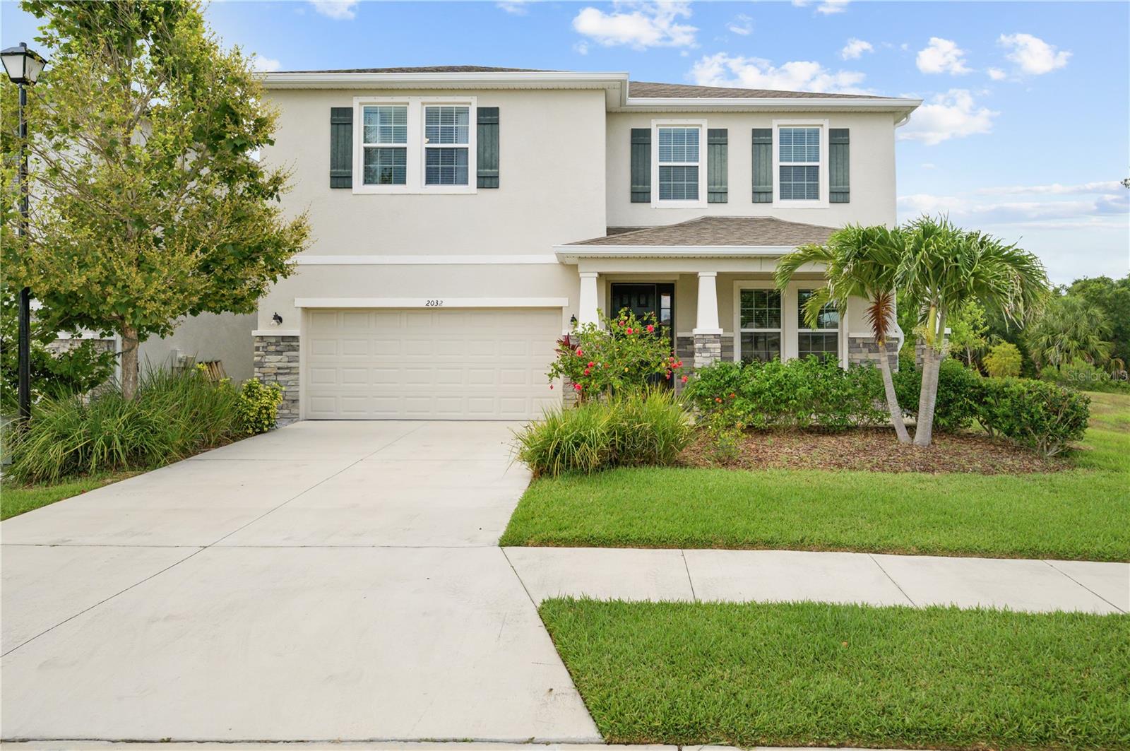 2032 Midnight Pearl Dr, Sarasota, FL 34240