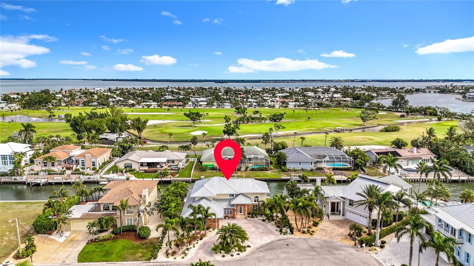 620 North Point Dr, Holmes Beach, FL 34217