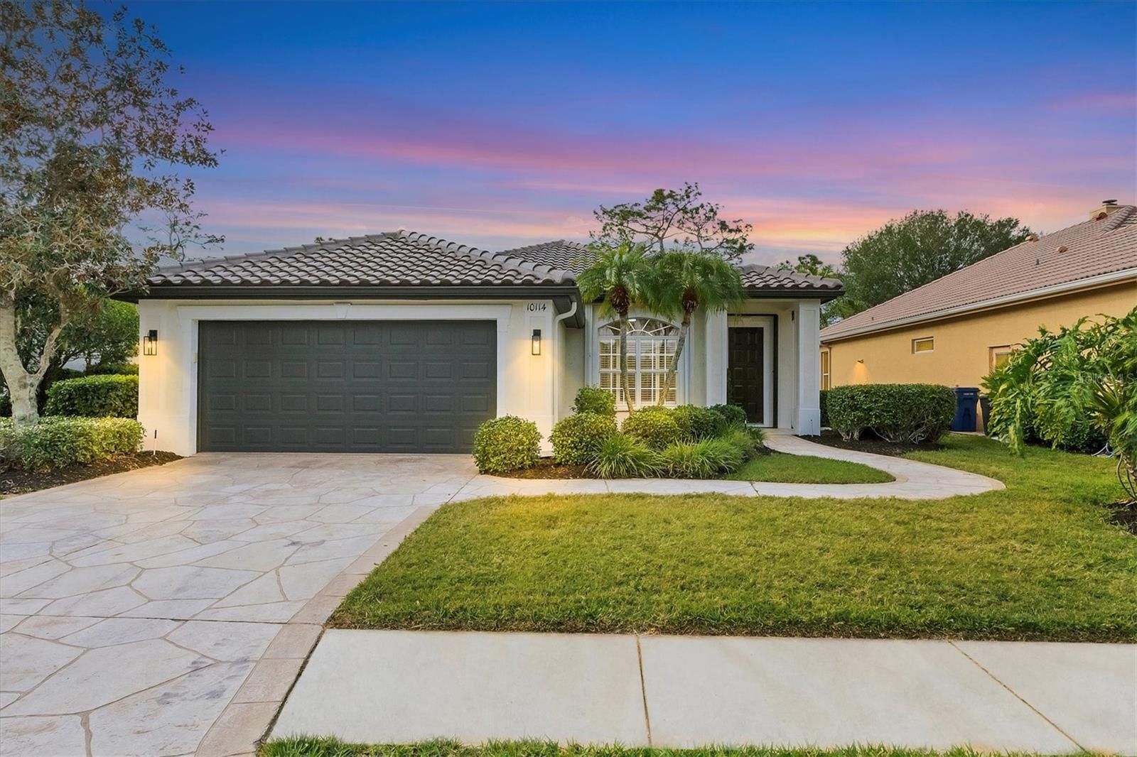 10114 Glenmore Ave, Bradenton, FL 34202