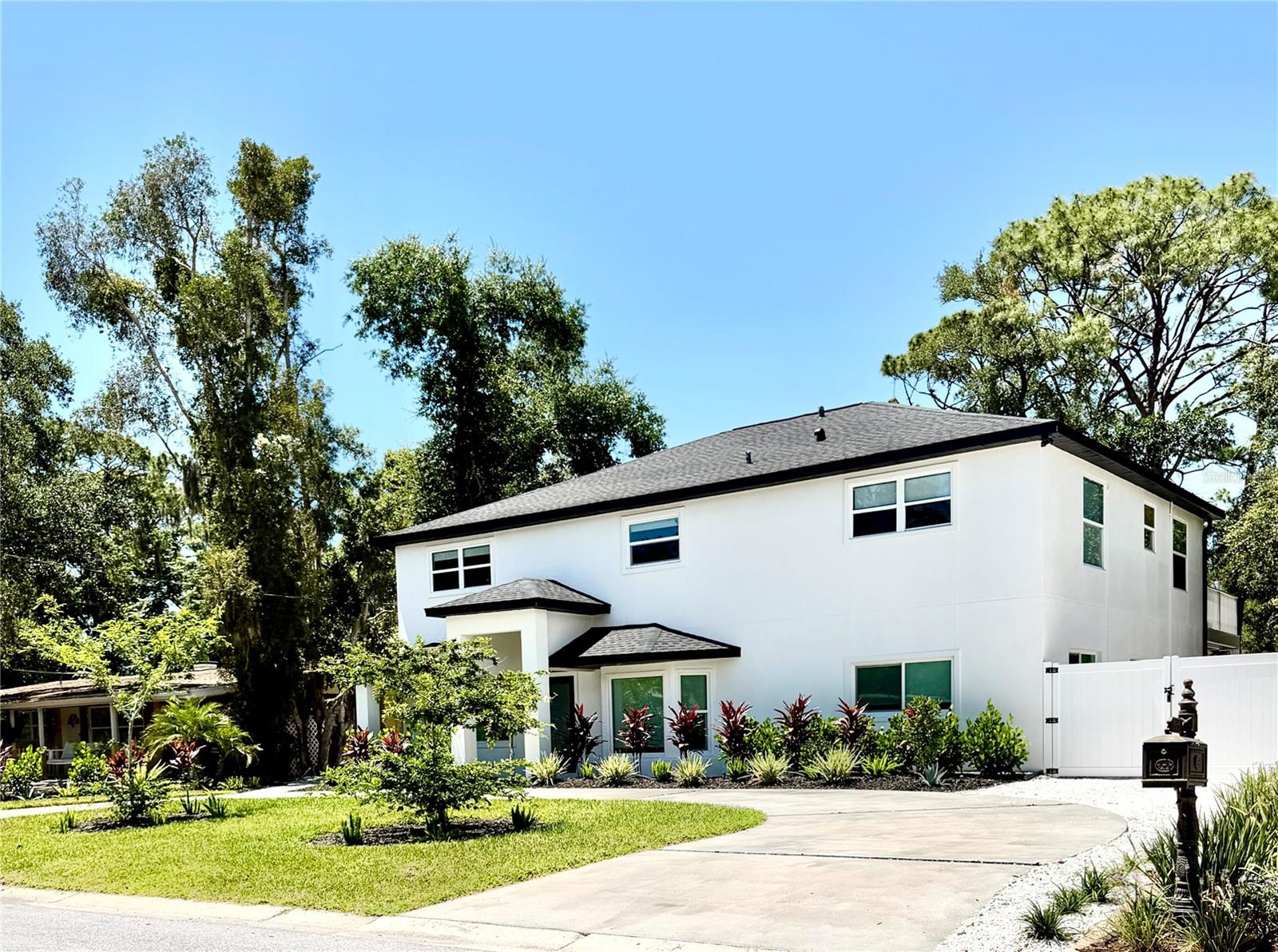 2655 Bay St, Sarasota, FL 34237