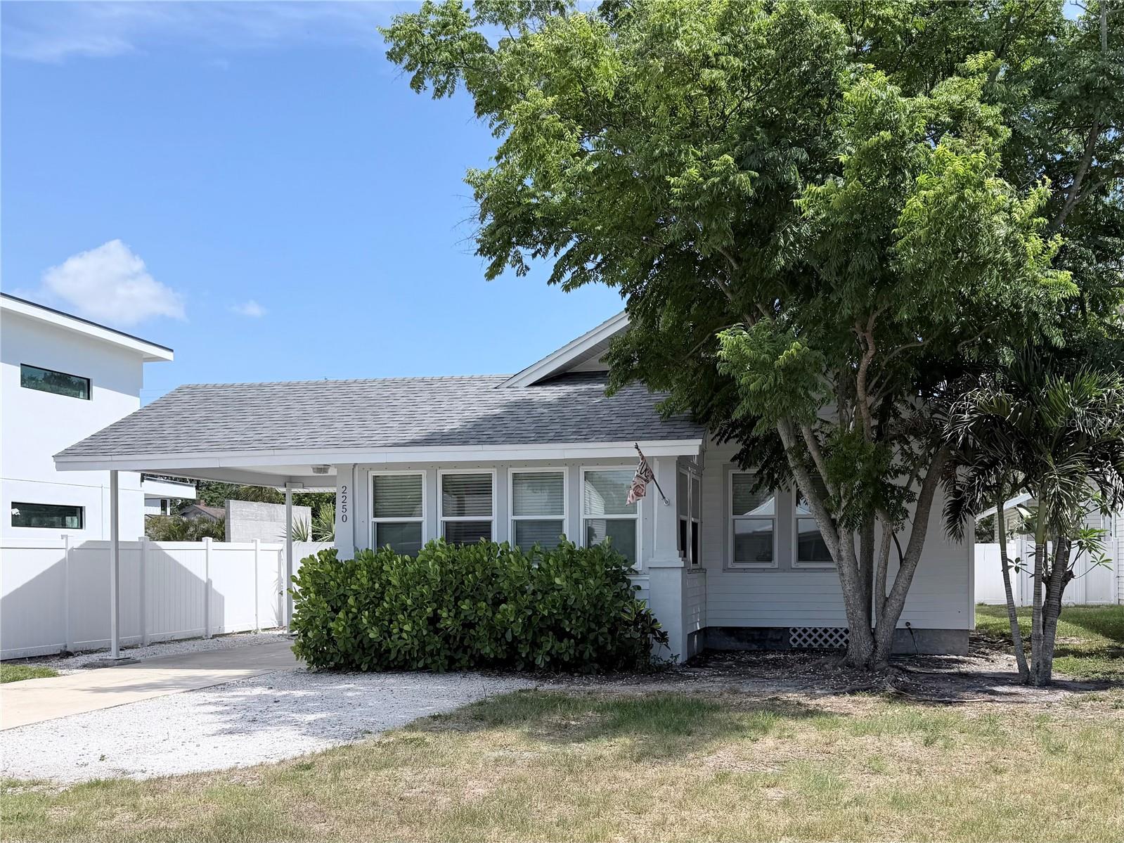 2250 Arlington St, Sarasota, FL 34239