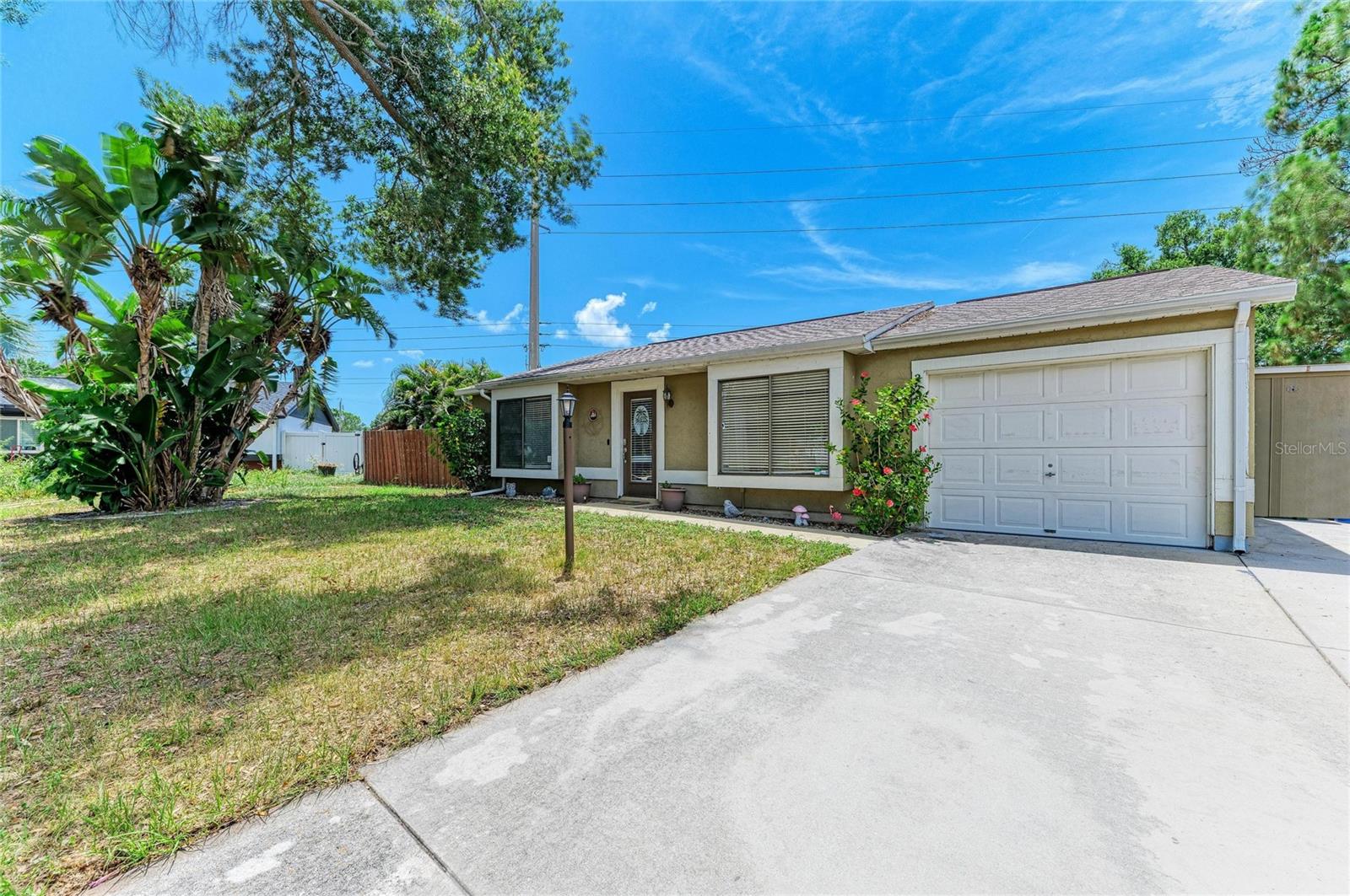 2226 Lockwood Meadows Dr, Sarasota, FL 34234