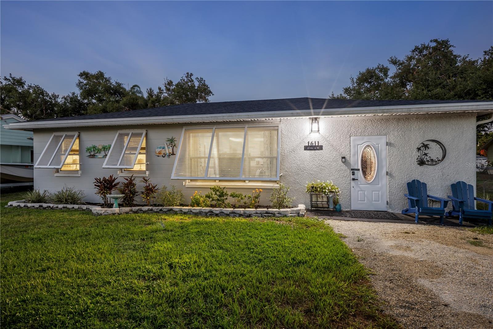 1611 27th St W, Bradenton, FL 34205