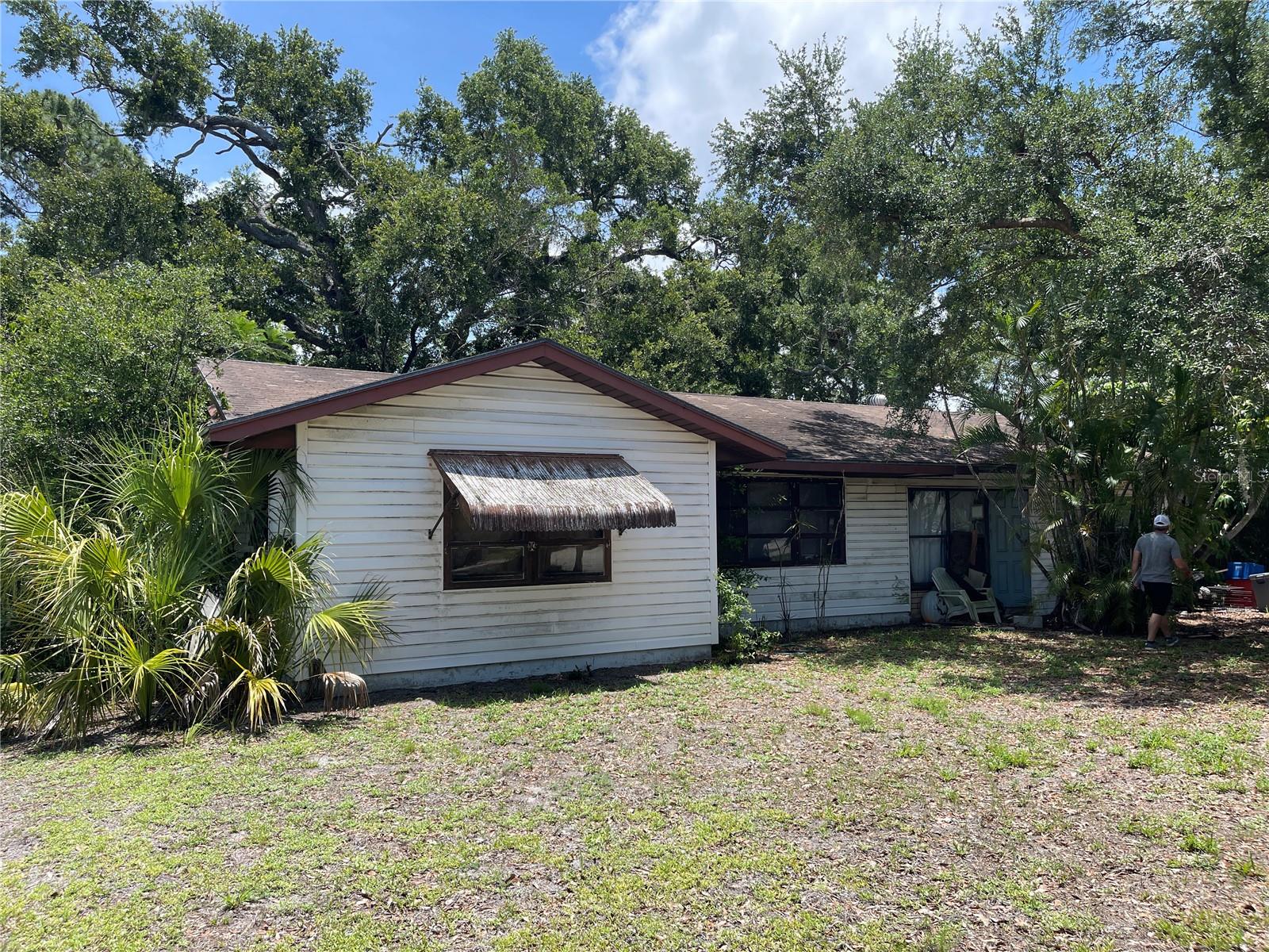 1311 S Brink Ave, Sarasota, FL 34239