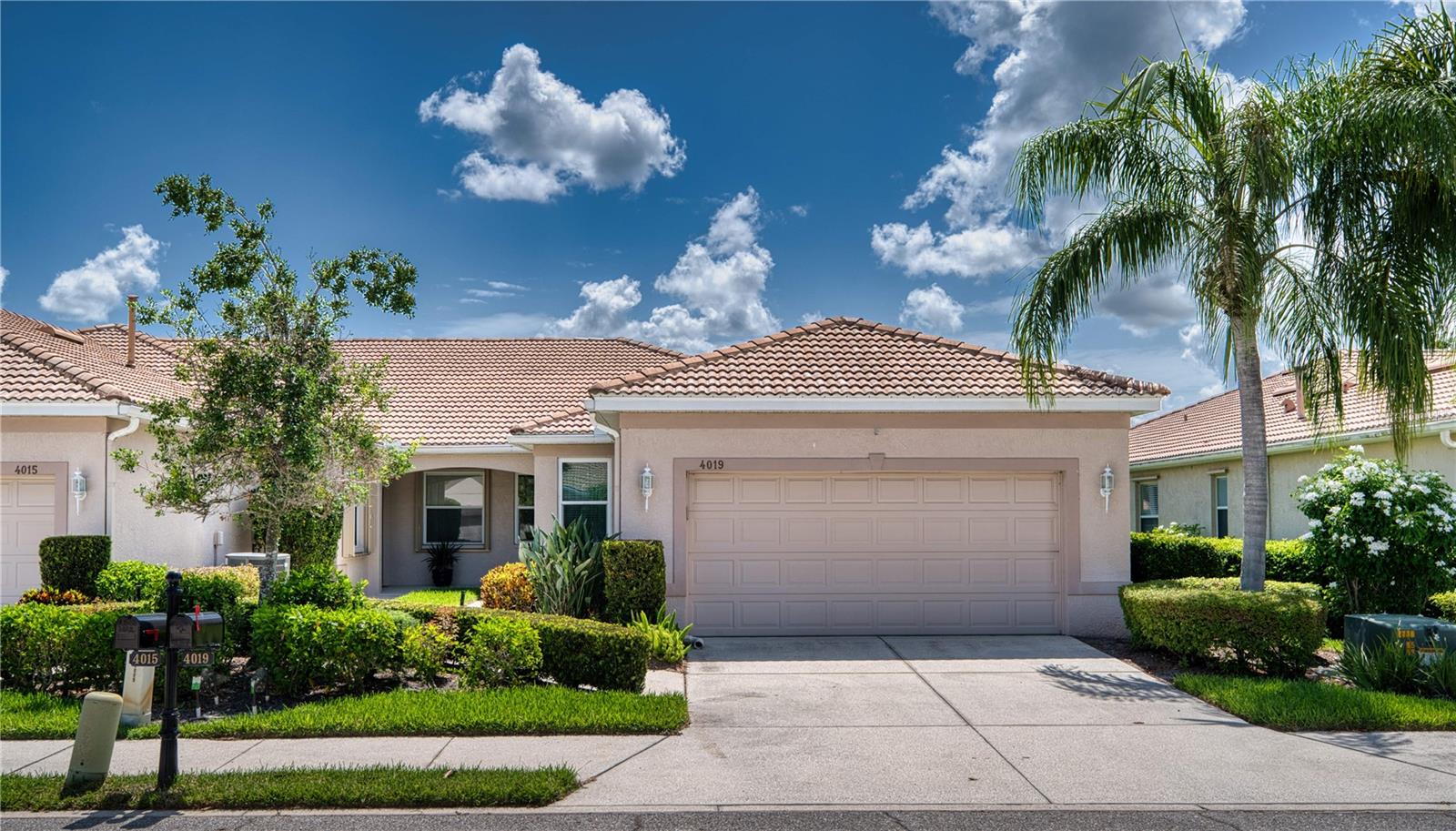 4019 Cascade Falls Dr, Sarasota, FL 34243
