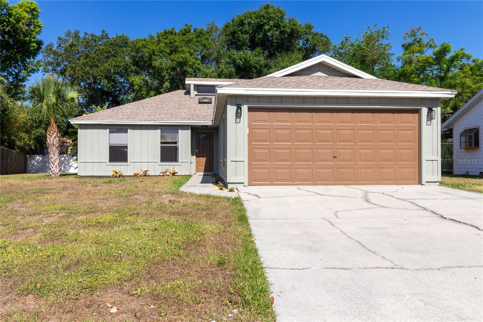 8232 Country Oaks Ct, Sarasota, FL 34243