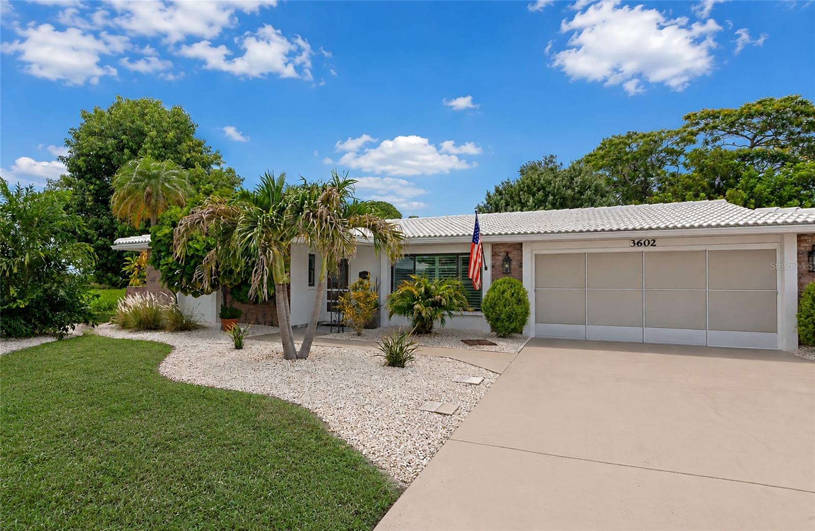 3602 Joyce Dr, Bradenton, FL 34208