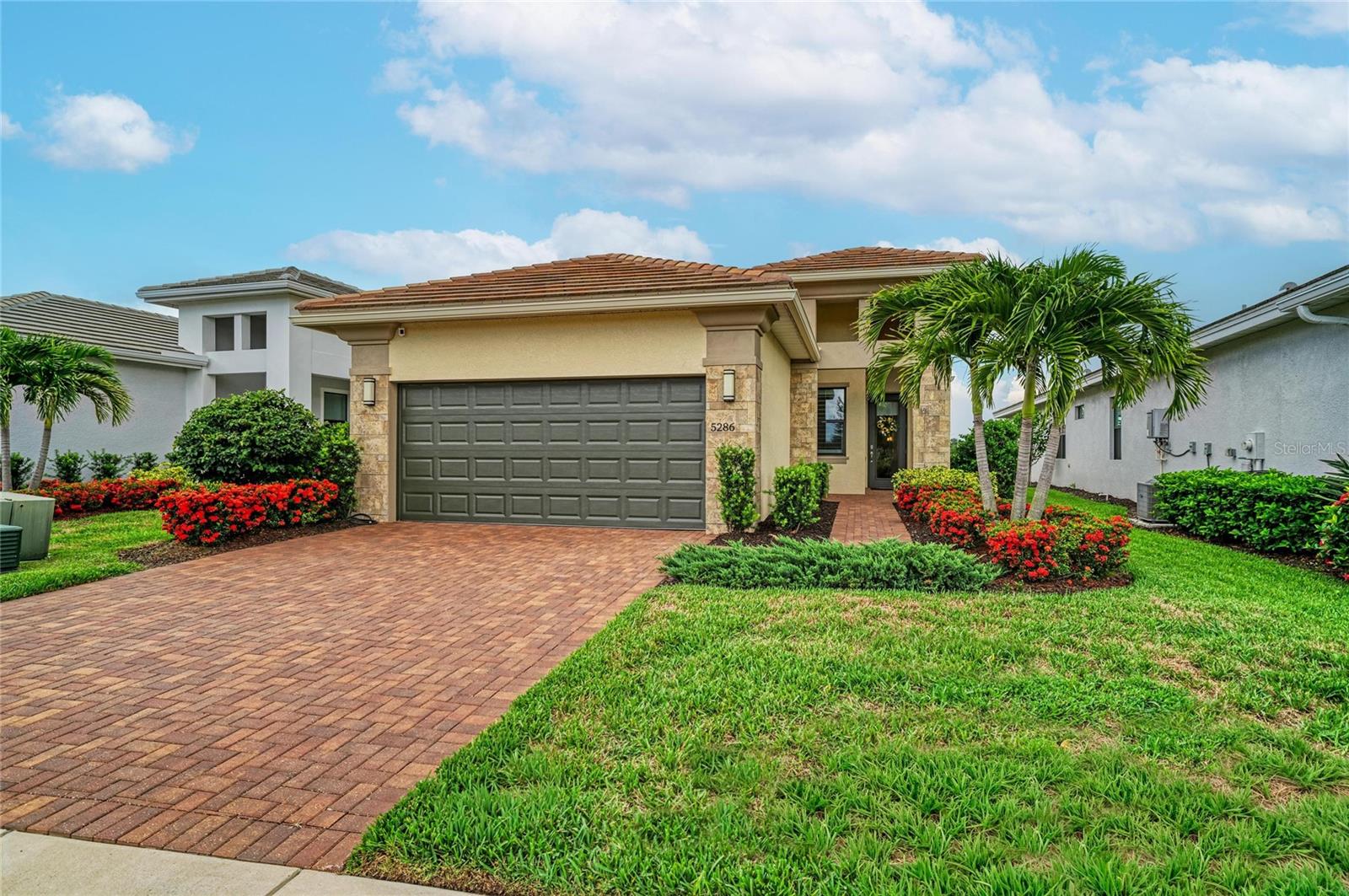 5286 Barnett Cir, Bradenton, FL 34211