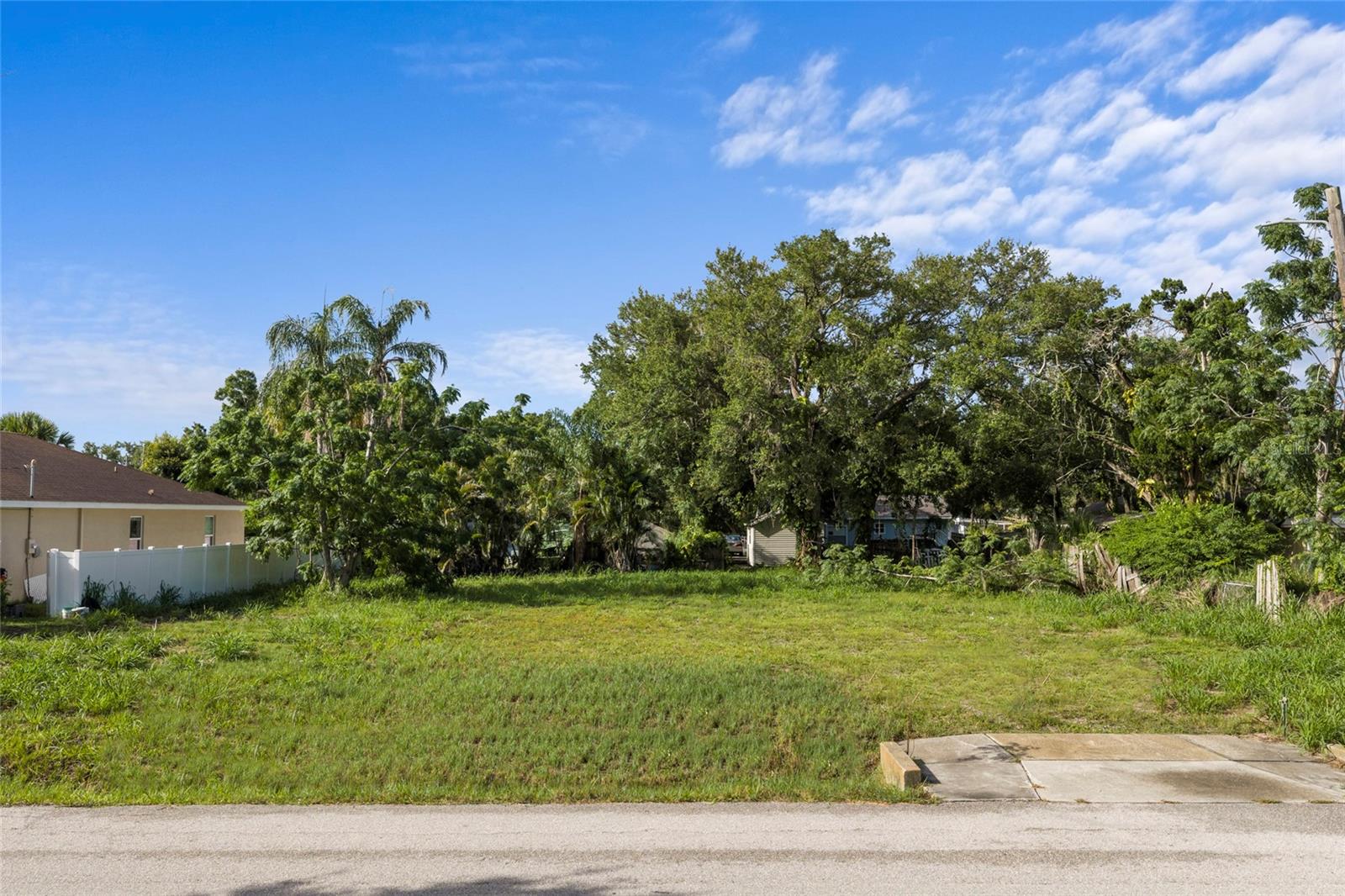 2930 Hawthorne St, Sarasota, FL 34239