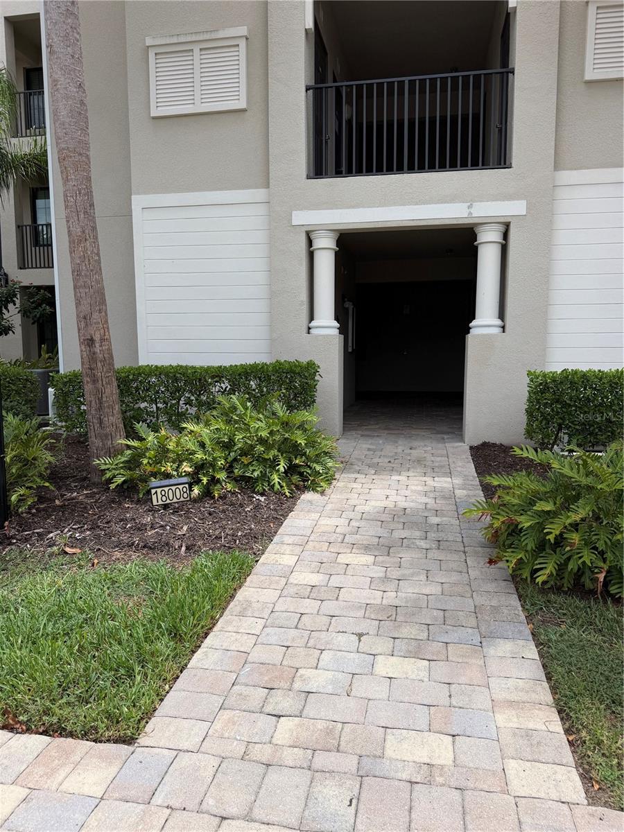18008 Gawthrop Dr #302, Bradenton, FL 34211