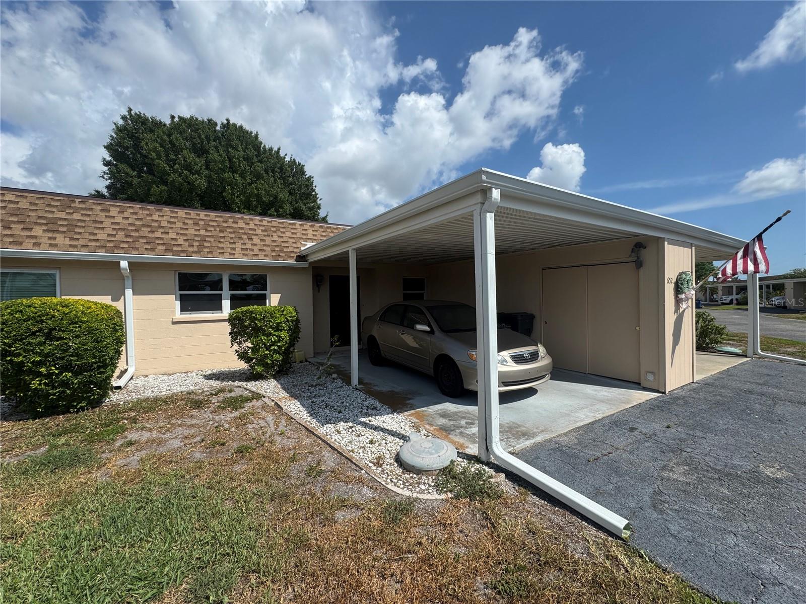652 Park Cir, Bradenton, FL 34207