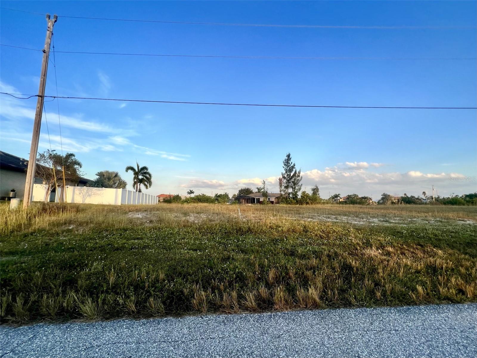 1213 Nw 20th Pl, Cape Coral, FL 33993