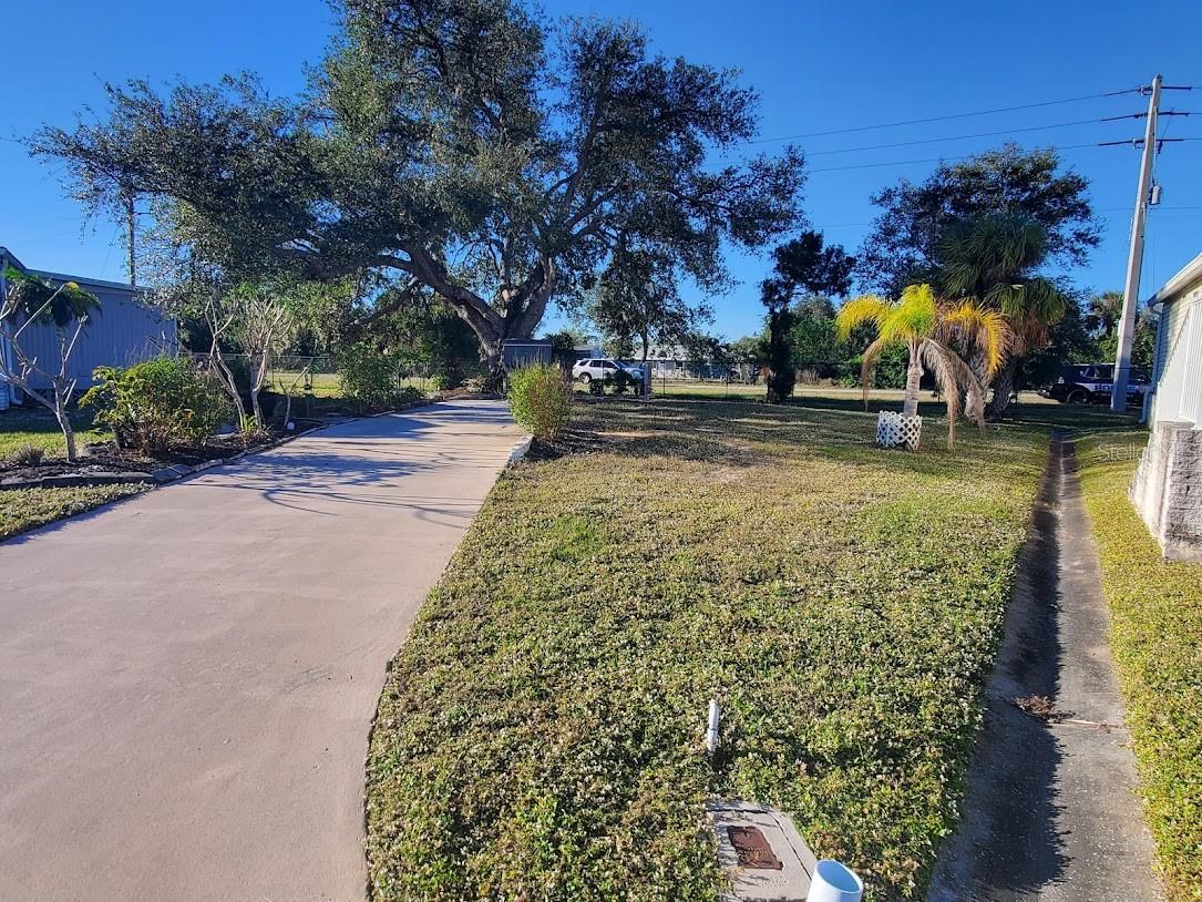 6880 Pleasant Ct, North Port, FL 34287