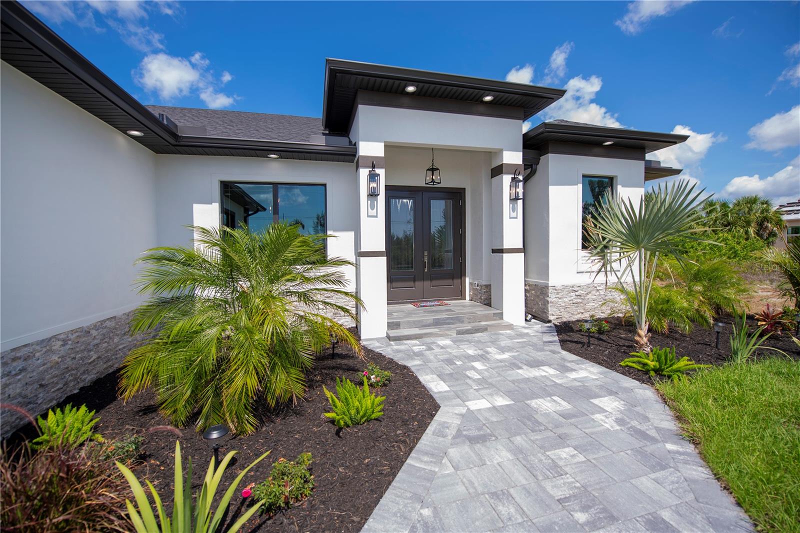 11 Pinehurst Ct, Rotonda West, FL 33947