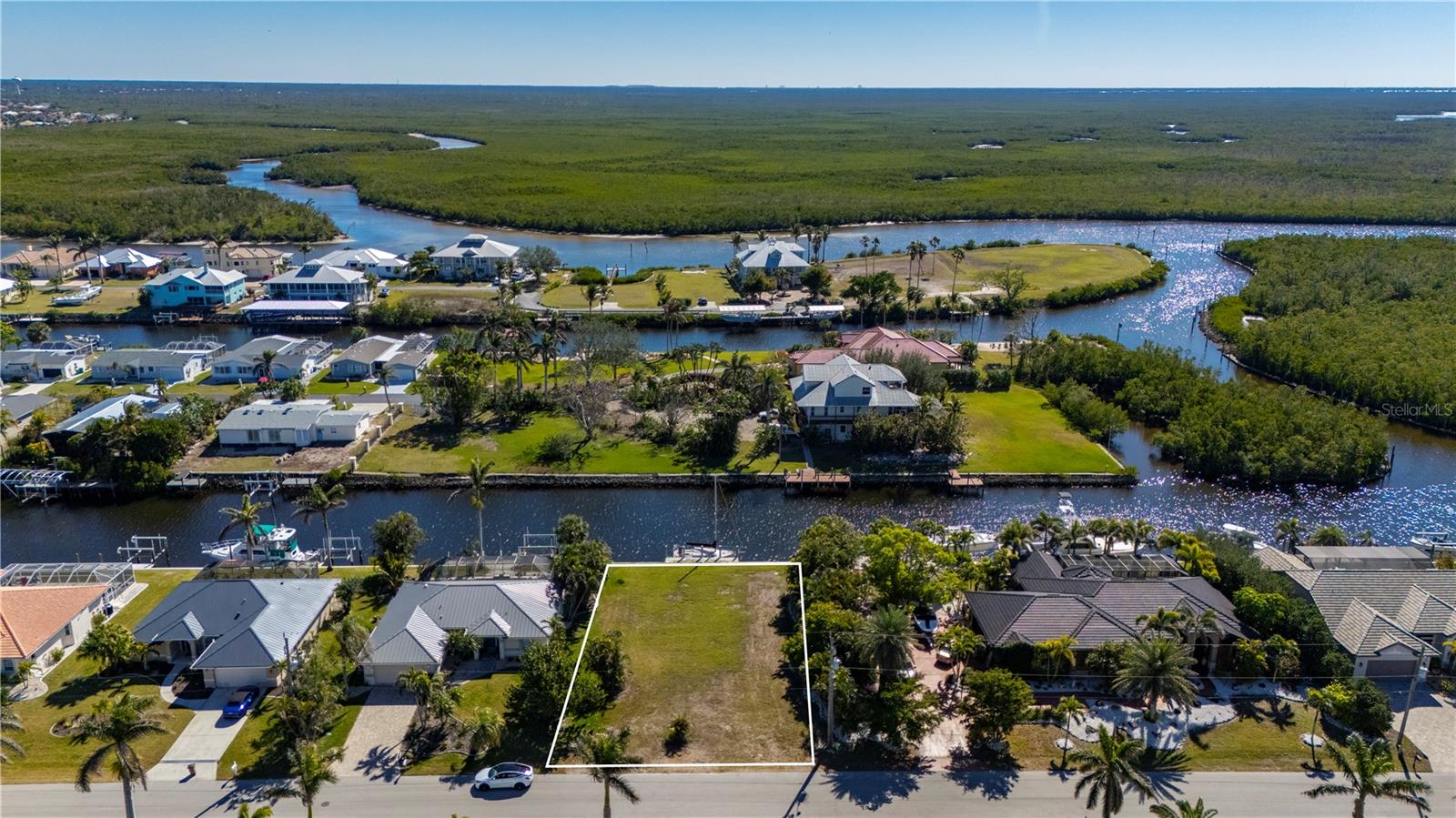 5550 Almar Dr, Punta Gorda, FL 33950