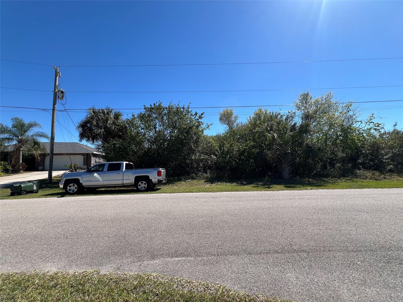 Brewster Rd, North Port, FL 34288