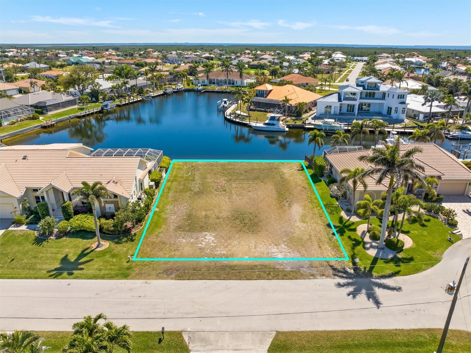 2435 St Davids Island Ct, Punta Gorda, FL 33950
