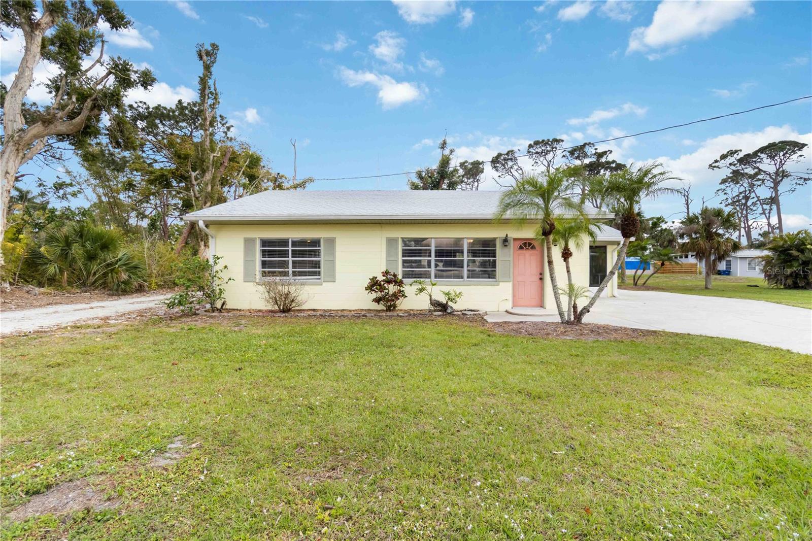 212 Gulf Ave, Nokomis, FL 34275