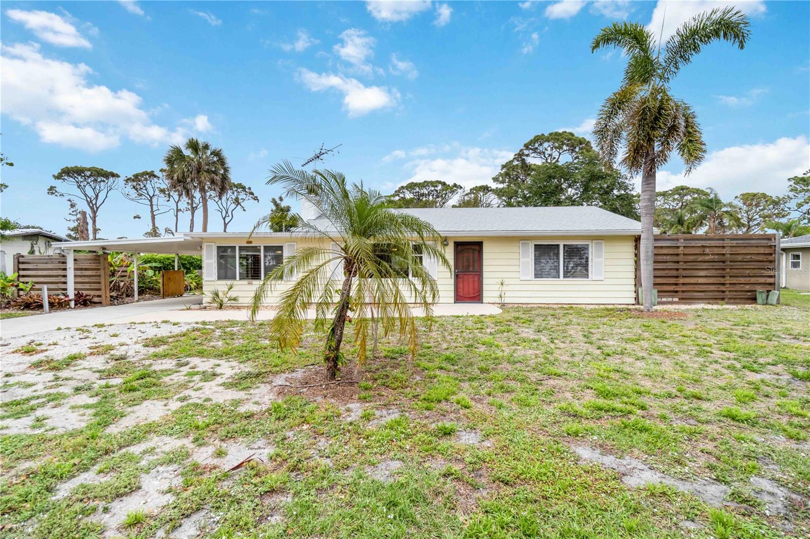 217 Palm Ave E, Nokomis, FL 34275