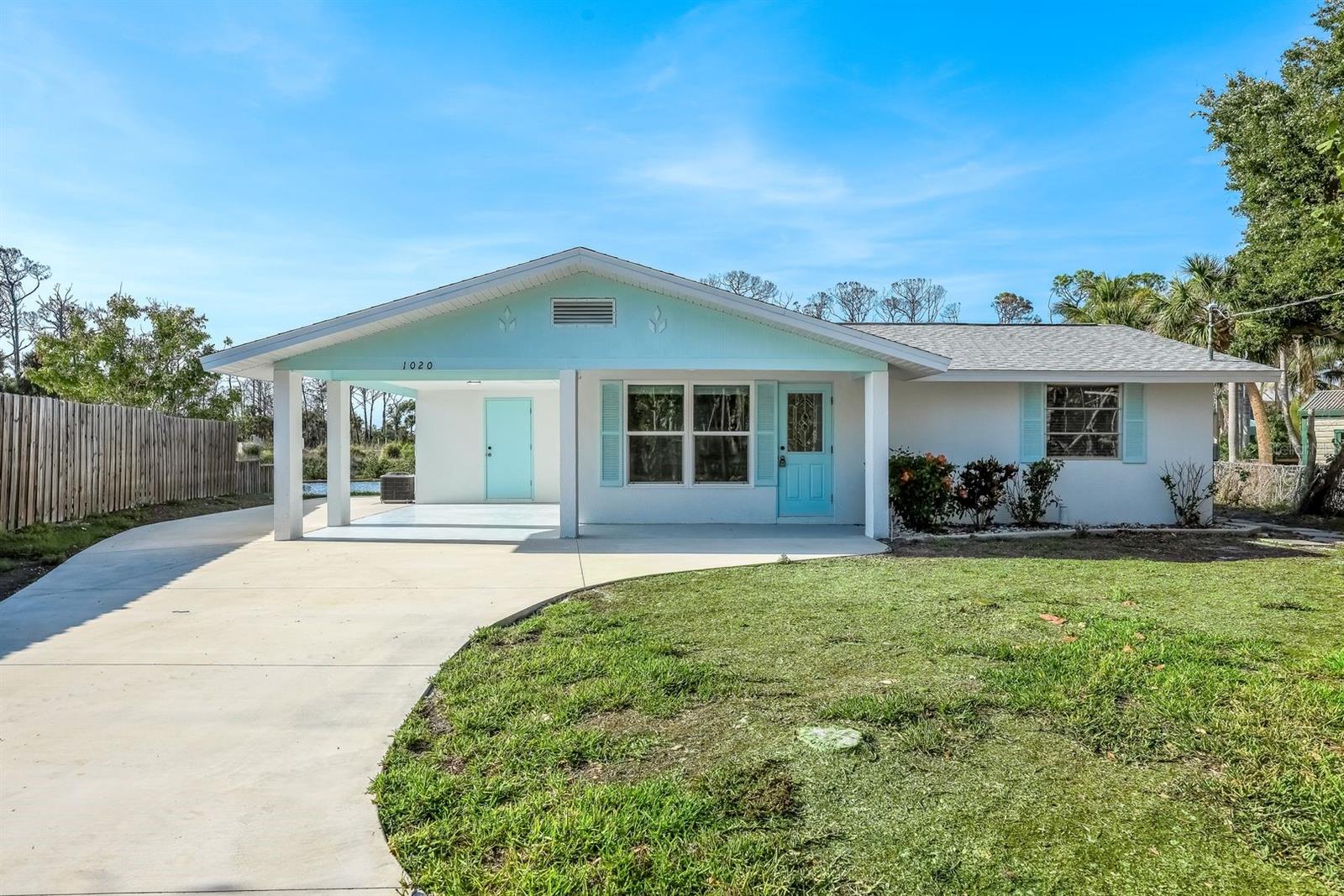 1020 Drury Ln, Englewood, FL 34224