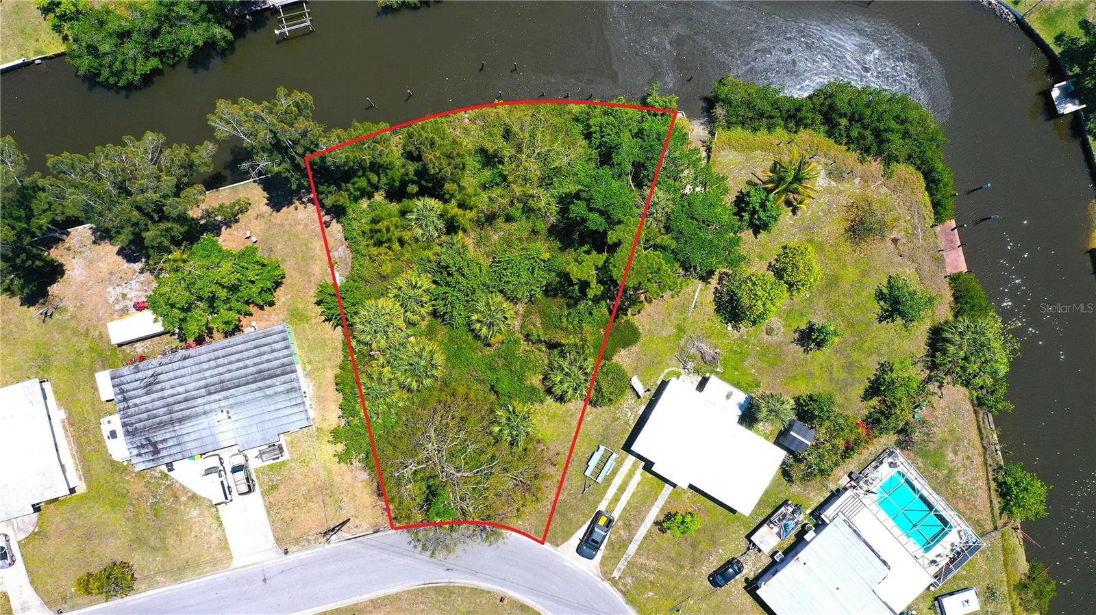 239 Waterway Cir Ne, Port Charlotte, FL 33952