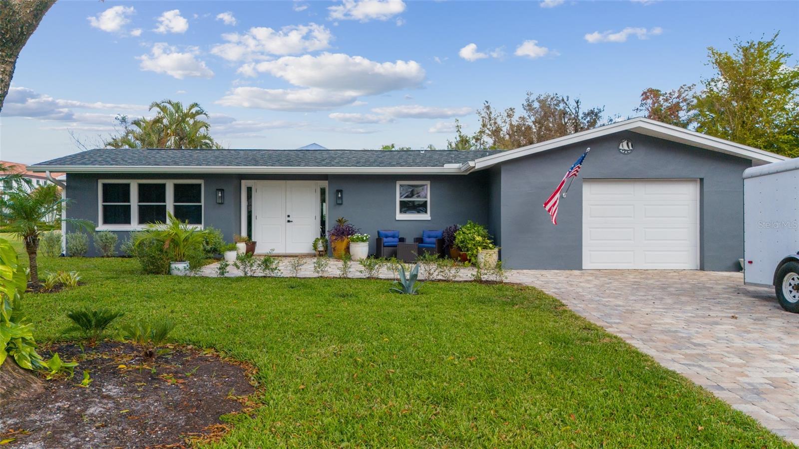1121 Vesper Dr, Fort Myers, FL 33901