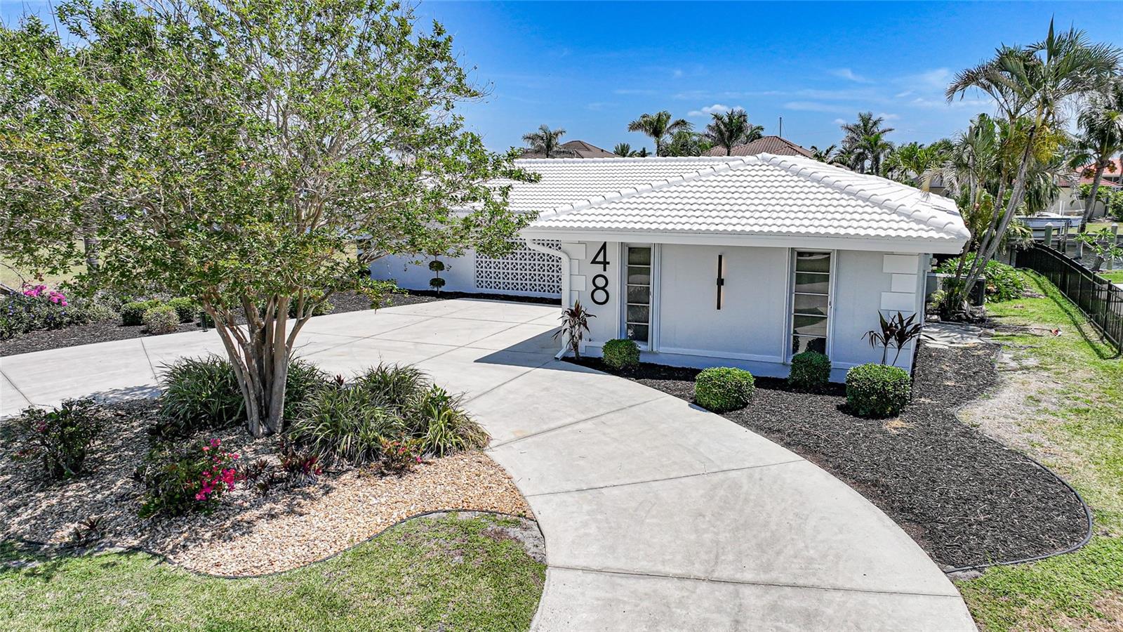 48 Hibiscus Dr, Punta Gorda, FL 33950