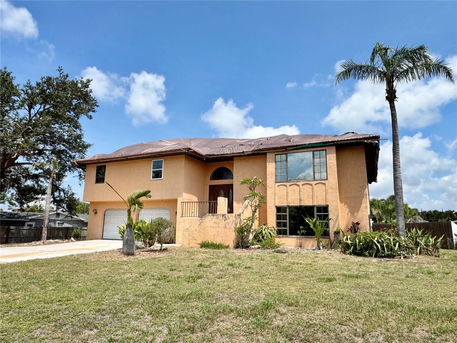 1611 Robbins Rd, Nokomis, FL 34275