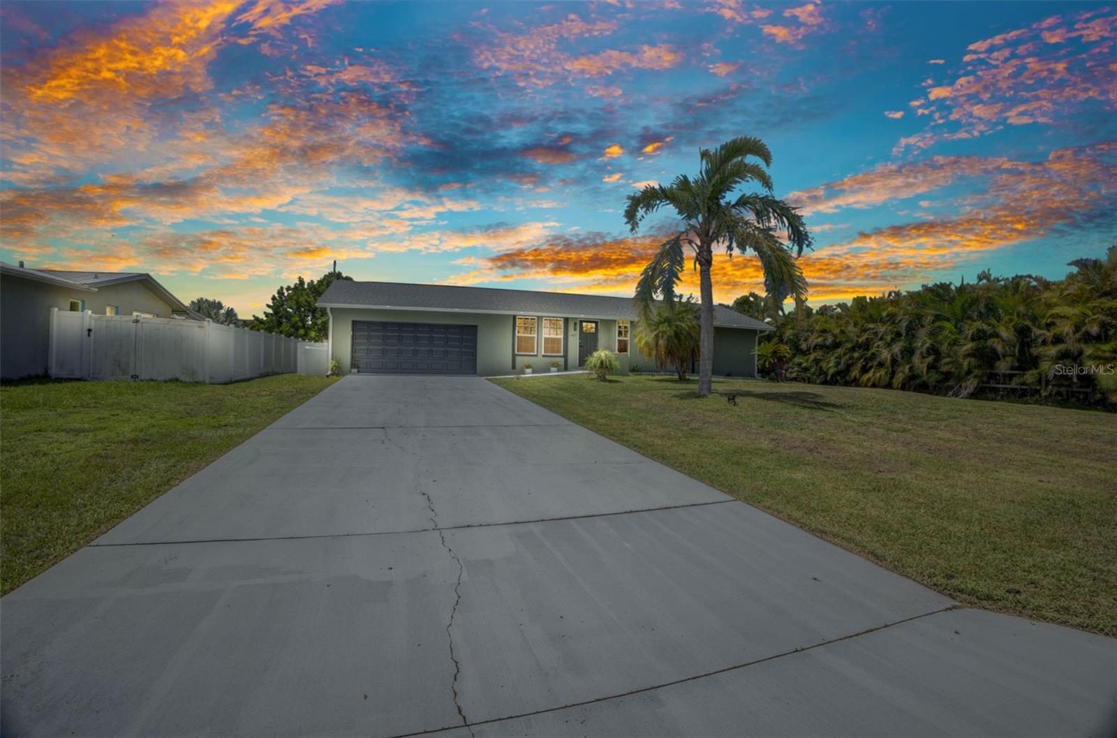 457 Glenridge Ave Nw, Port Charlotte, FL 33952