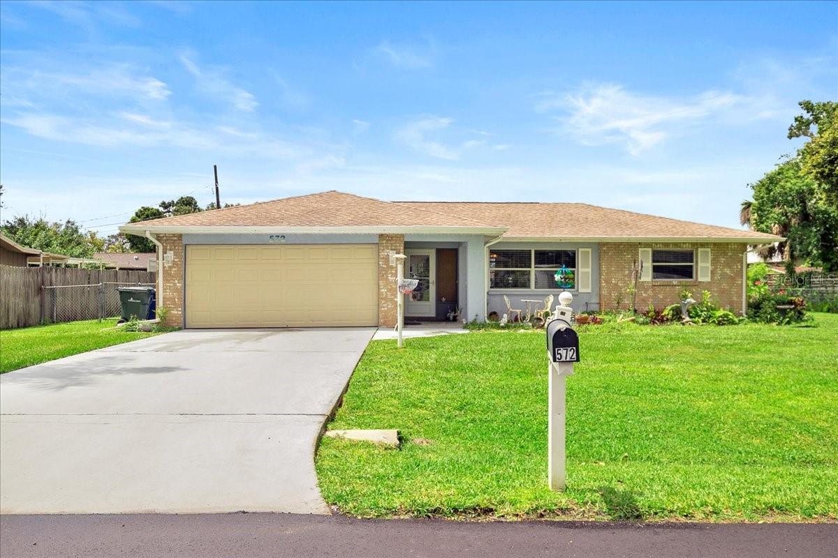 572 Darwin Rd, Venice, FL 34293