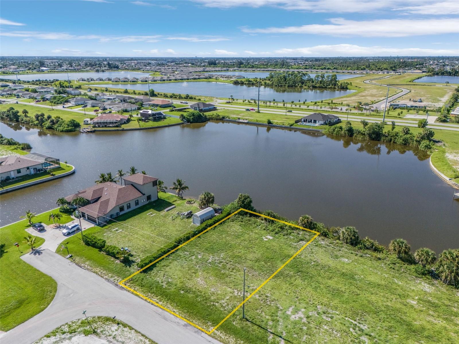 1216 Nw 9th St, Cape Coral, FL 33993