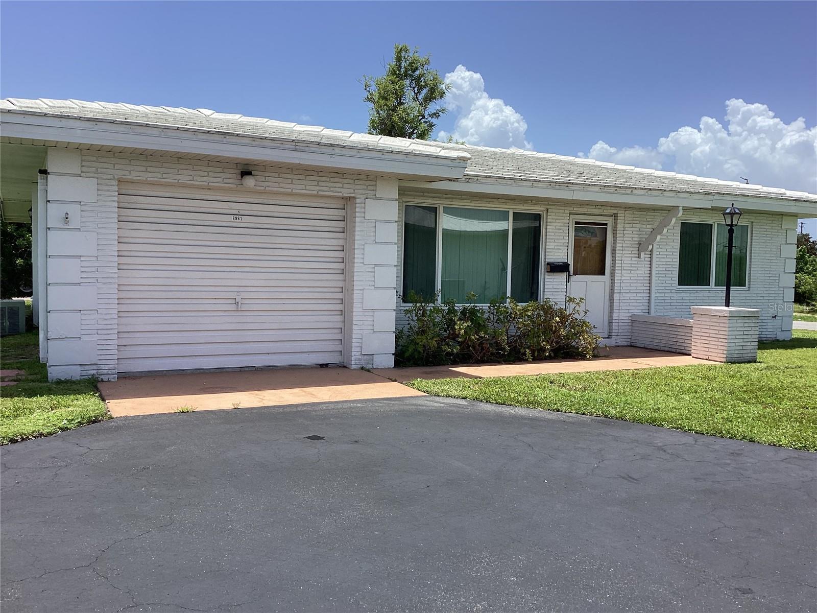 8961 Abbey Ct, North Port, FL 34287